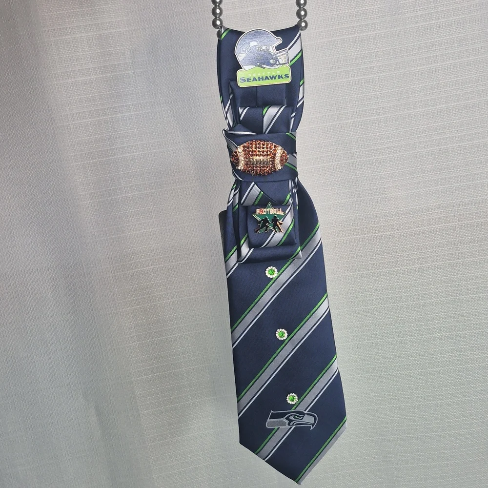 Handcrafted Luxury Fashion Necktie Necklace 📿 (Seattle Seahawks)